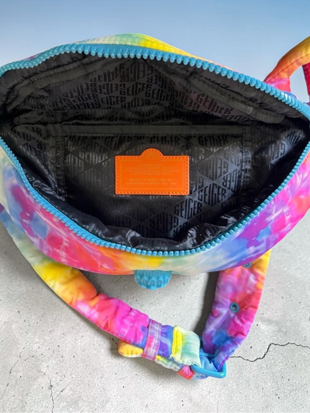 Kurt Geiger RARE❗️NWOT Glasto Belt Bag - Picture 9 of 9